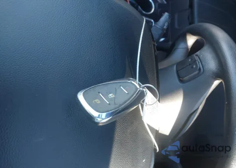 2018 Chevrolet Traverse Ls z USA, uszkodzony, nr VIN 1GNERFKW8JJ108885